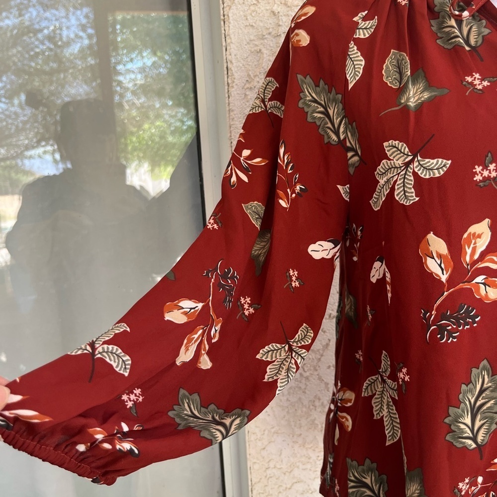 LOFT Red Floral Blouse - Picture 3 of 5